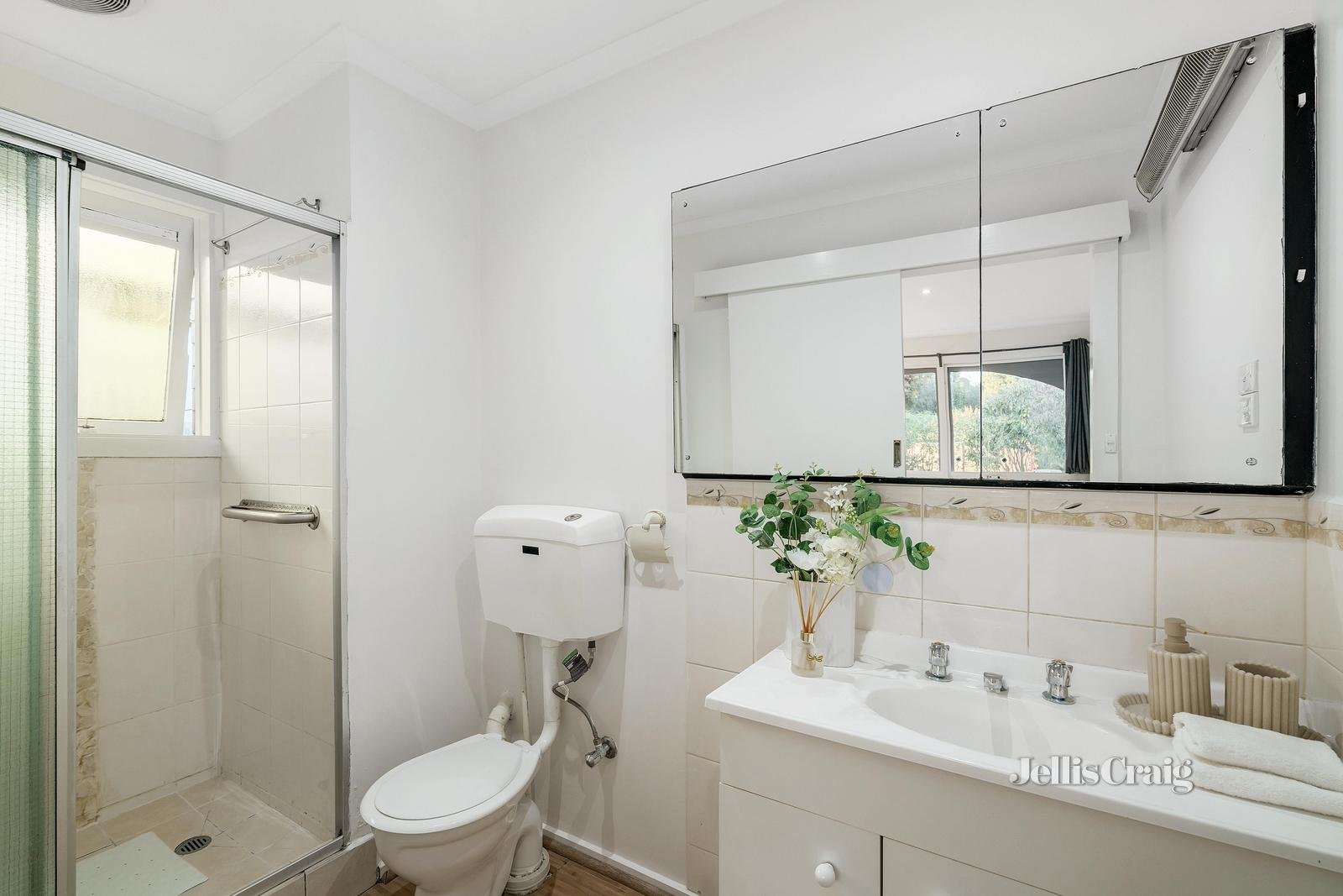 83 Therese Avenue, Mount Waverley image 8