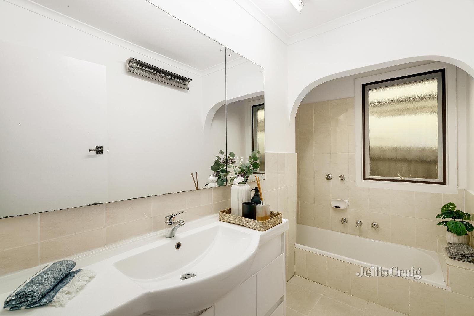 83 Therese Avenue, Mount Waverley image 10