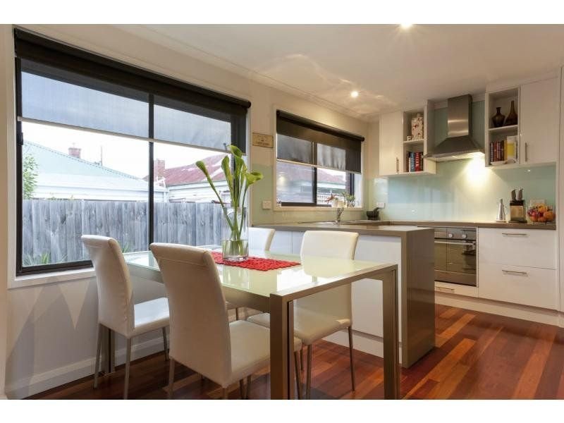 8/30 Fehon Street, Yarraville image 6