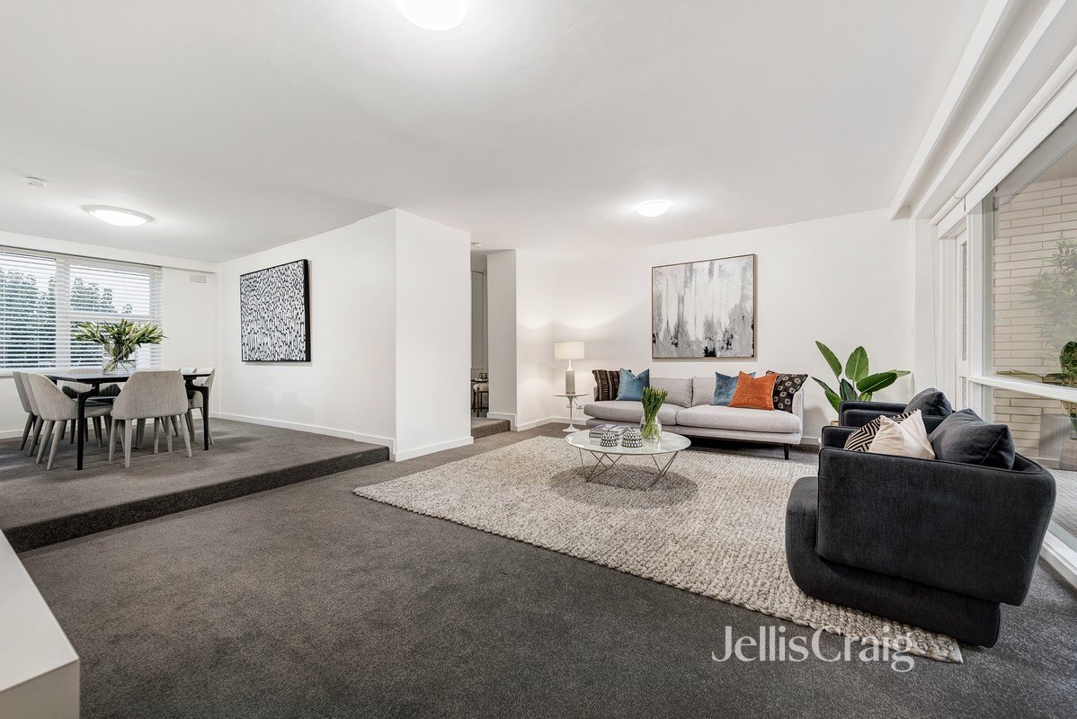 8/30 Lansell Road, Toorak image 2
