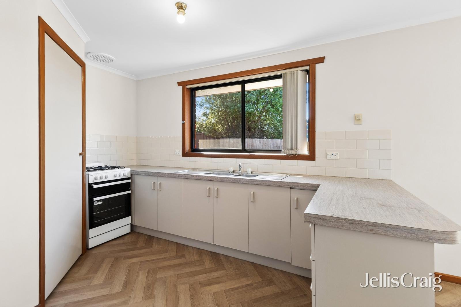 8/310 Albert Street, Sebastopol image 3