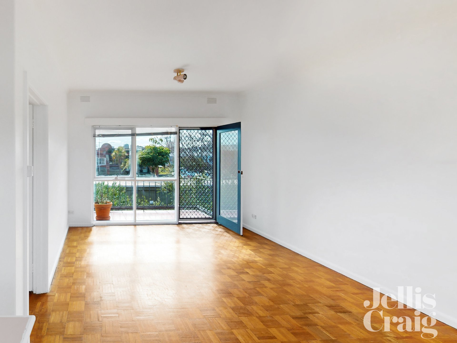 8/311 Auburn Road, Hawthorn image 5