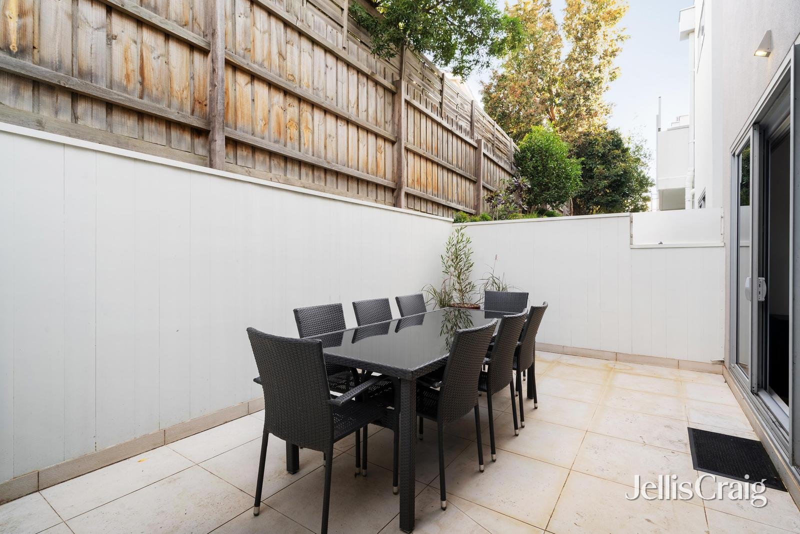 8/316 Manningham Road, Doncaster image 6