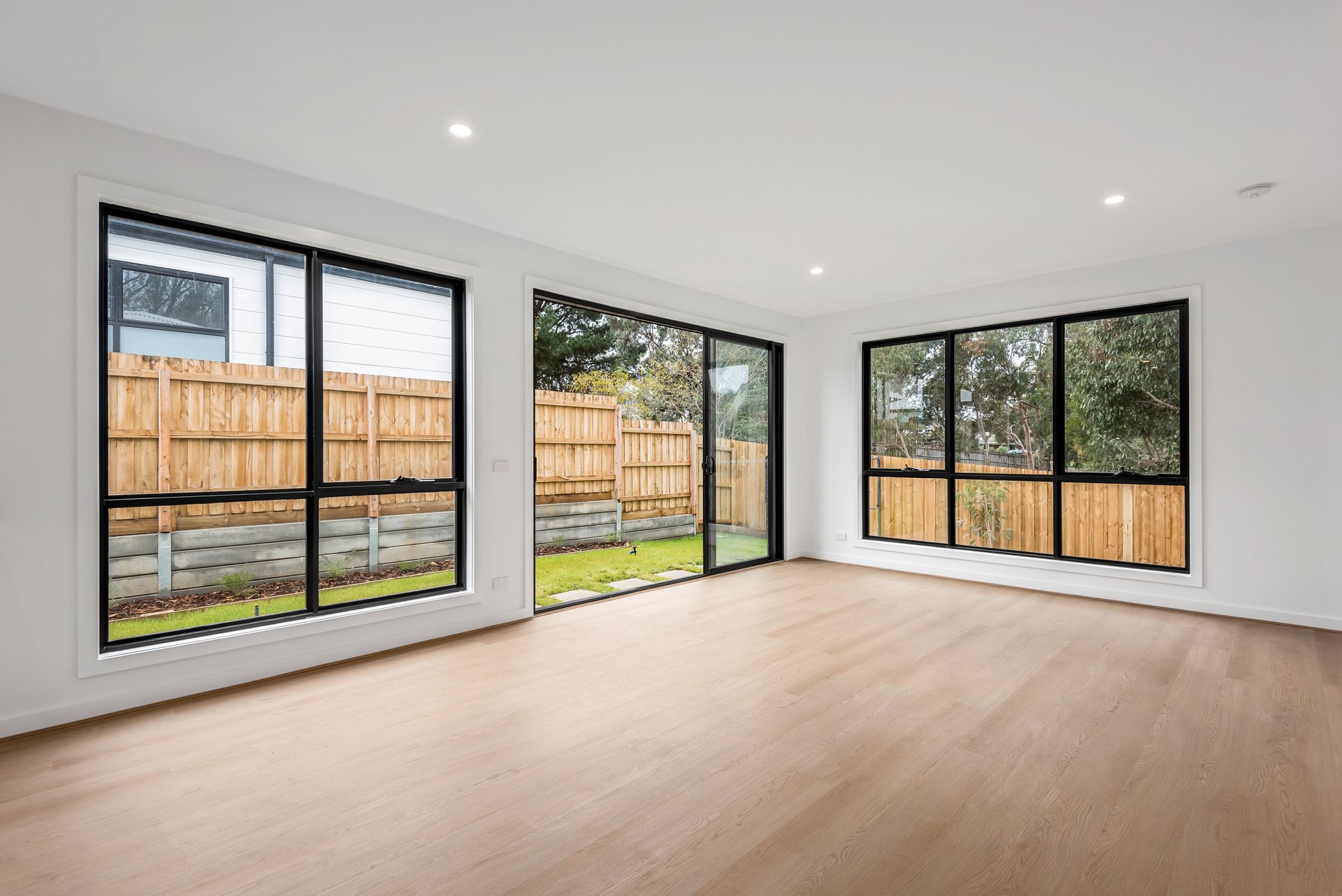 Property Gallery Thumbnail 3