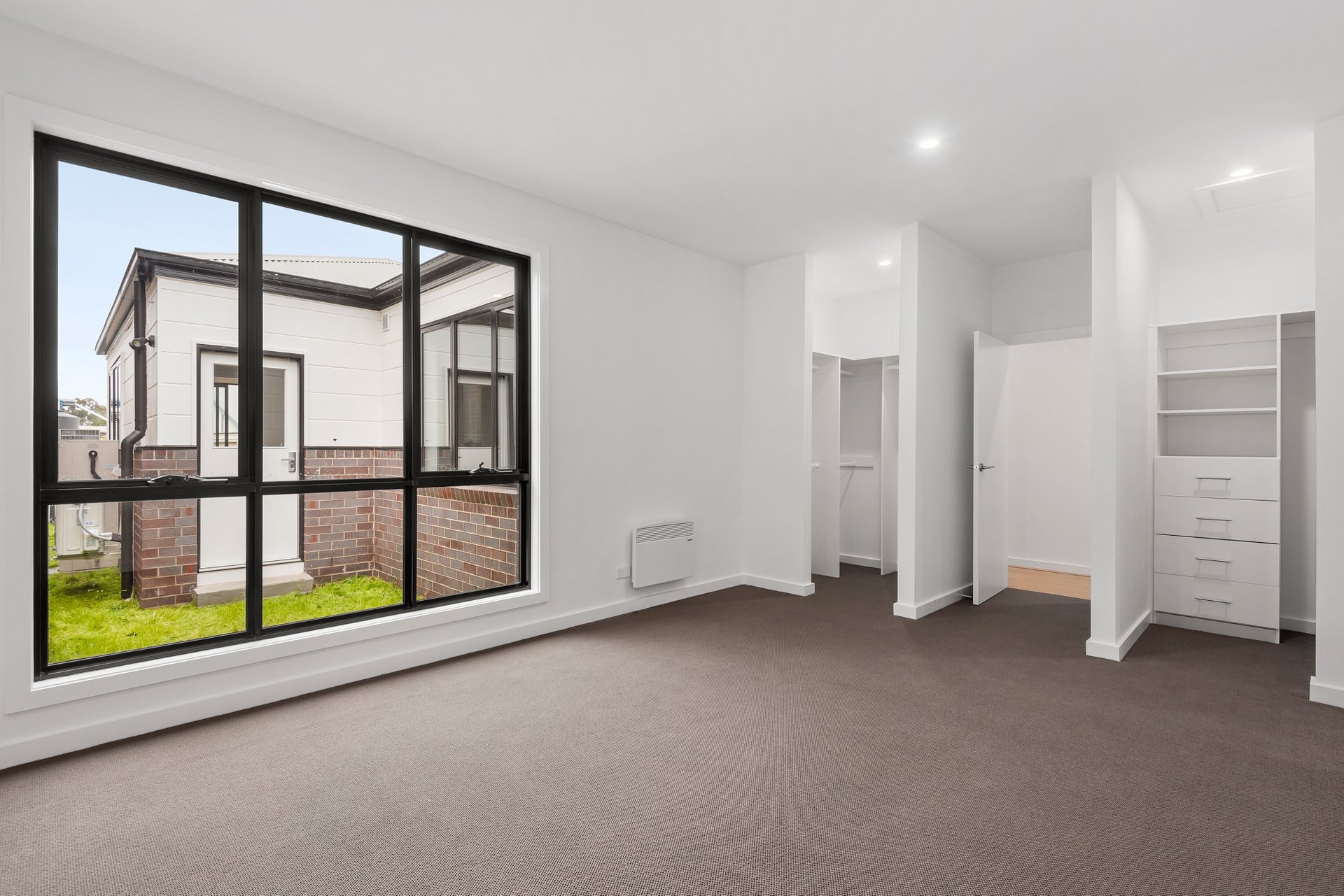 Property Gallery Thumbnail 6