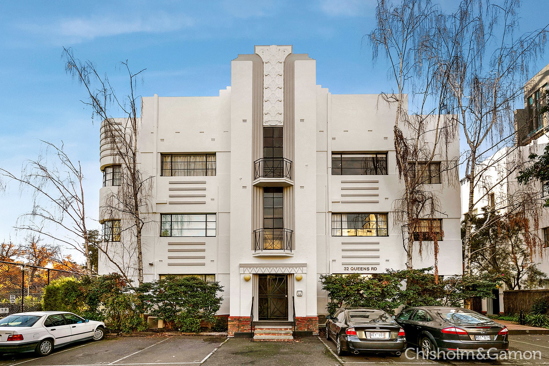 8/32 Queens Road, Melbourne image 2