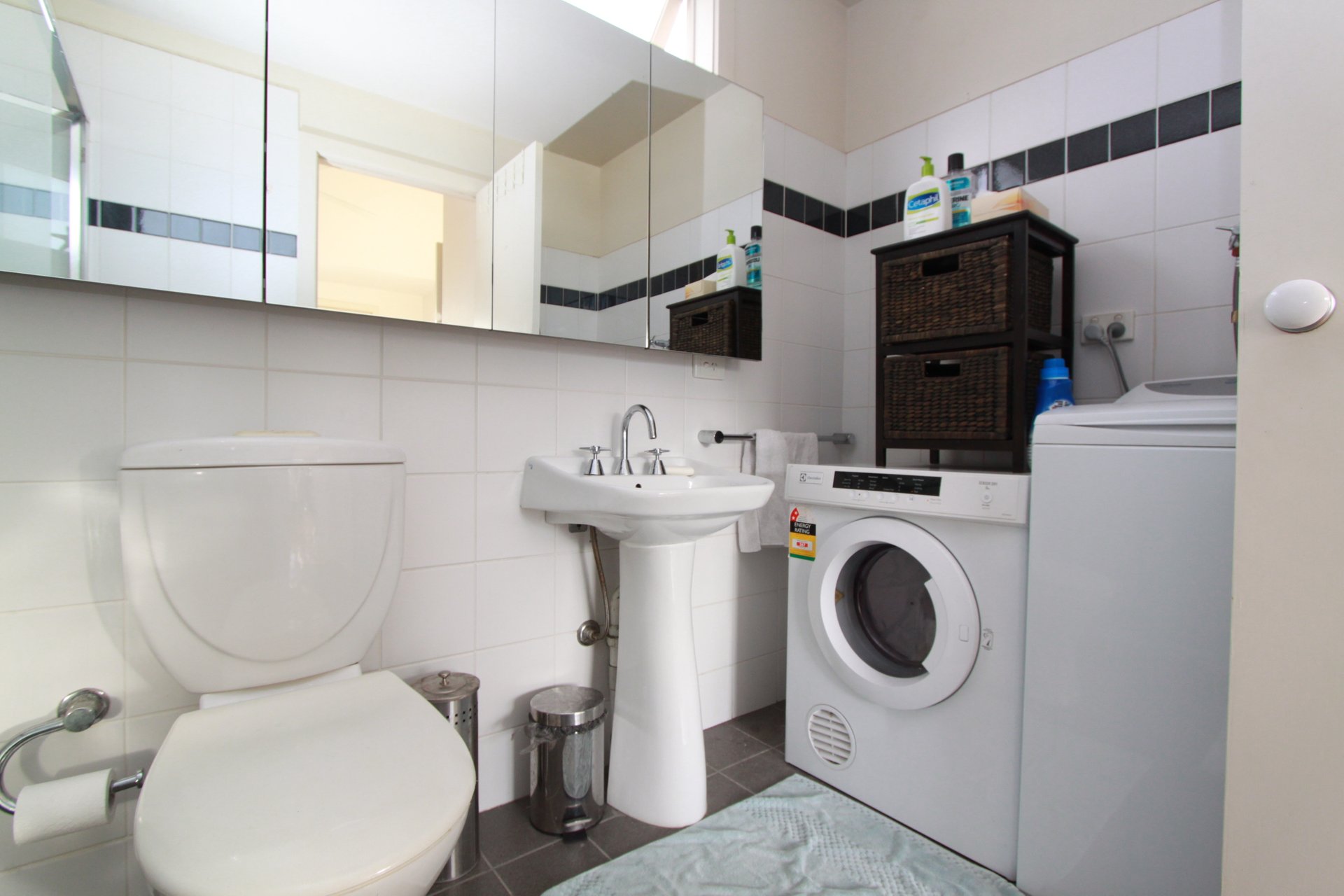 Property Gallery Thumbnail 6