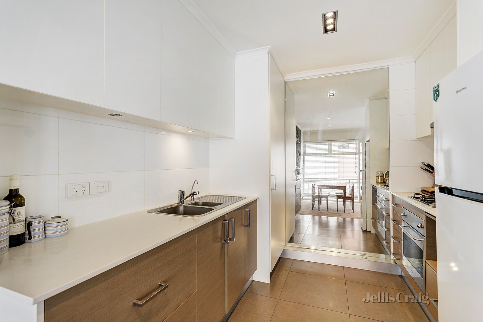 8/33 Davison Street, Richmond image 1