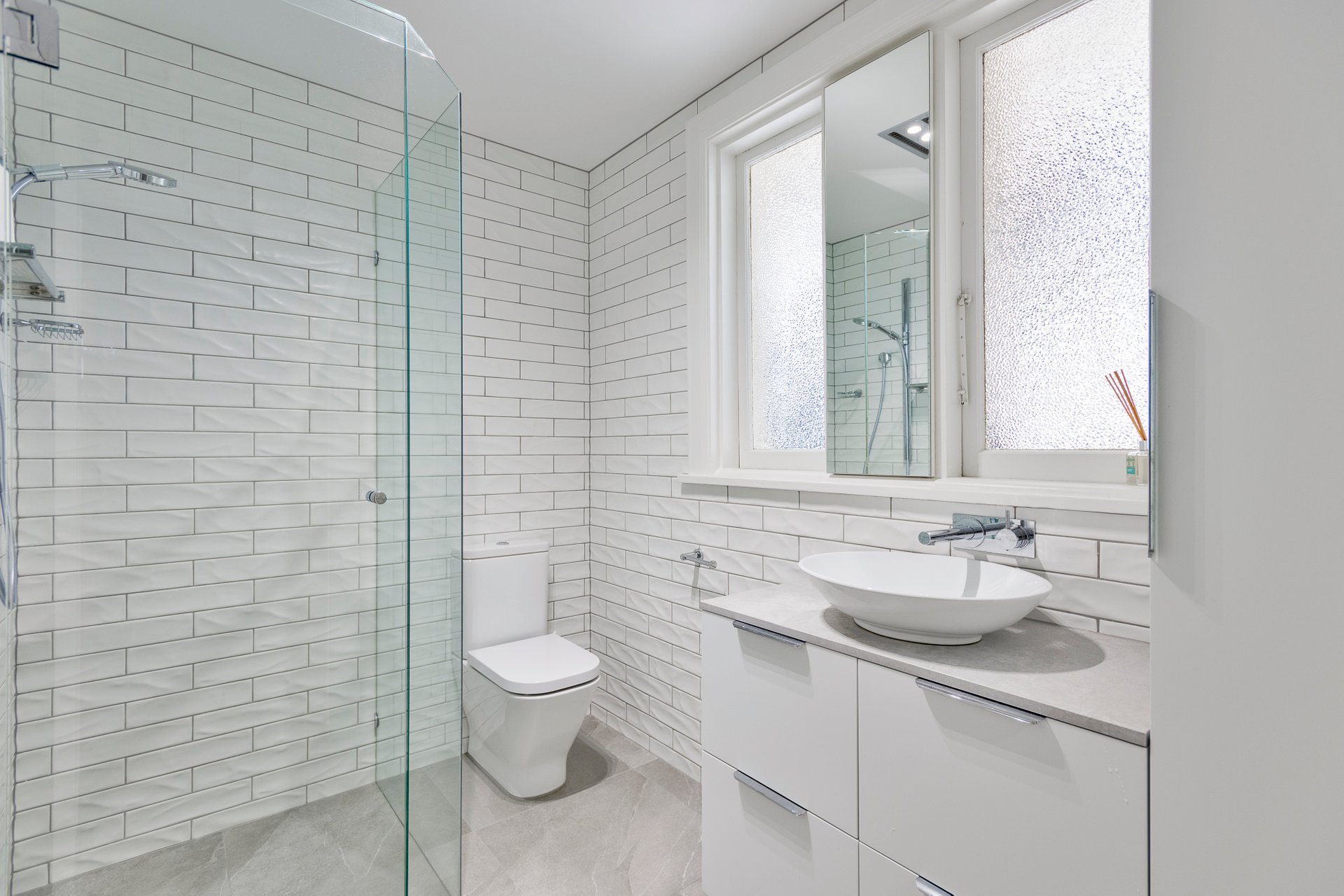 8/33 Queens Road, Melbourne image 8