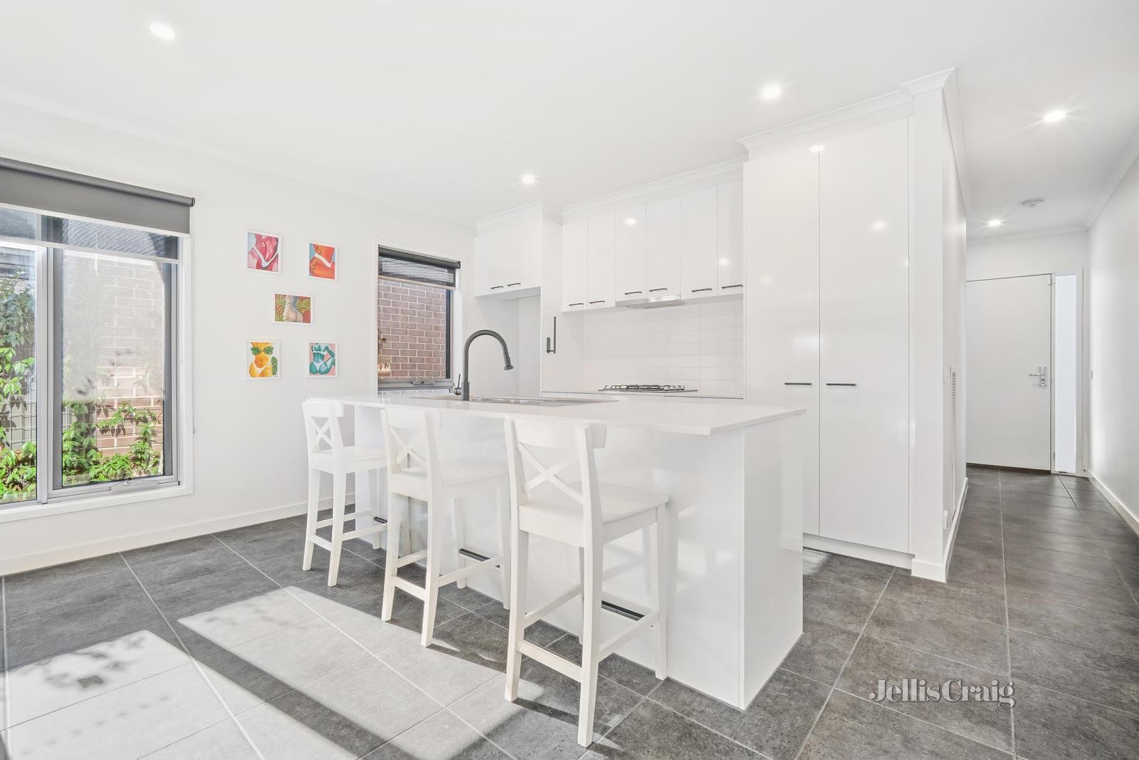 8/33 Tremain Drive, Lucas image 2