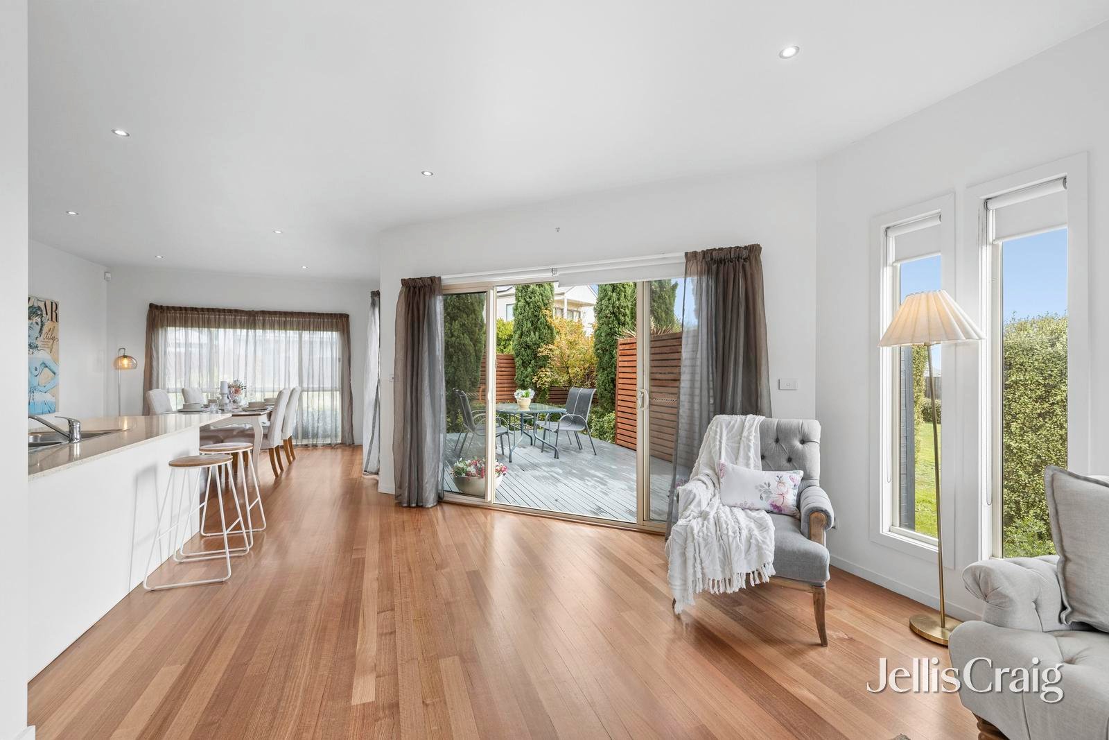 8/34 Smith Street, Daylesford image 2