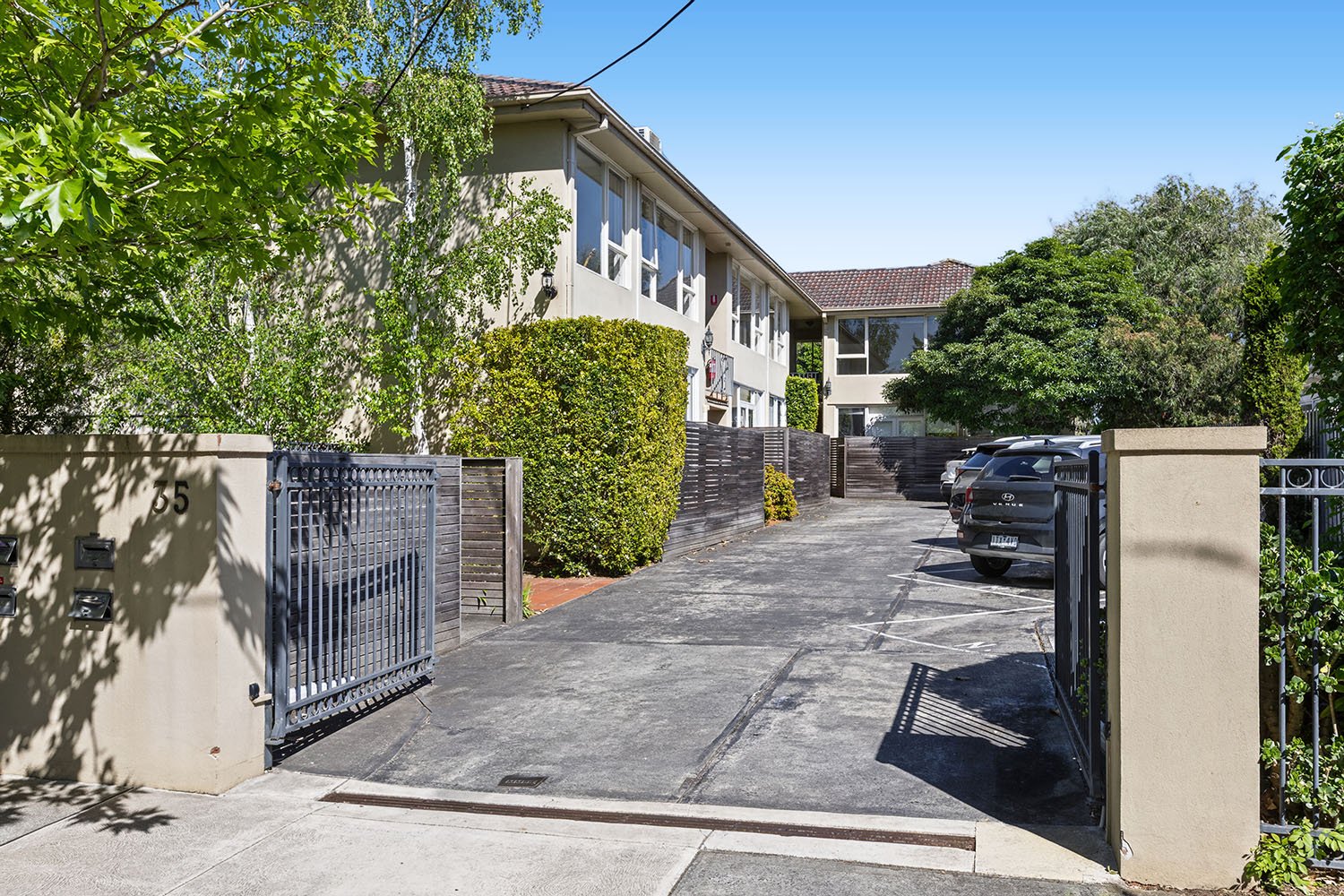 8/35 Dunoon Street, Murrumbeena image 1