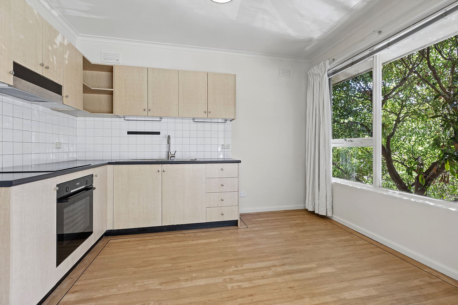 8/35 Dunoon Street, Murrumbeena image 2