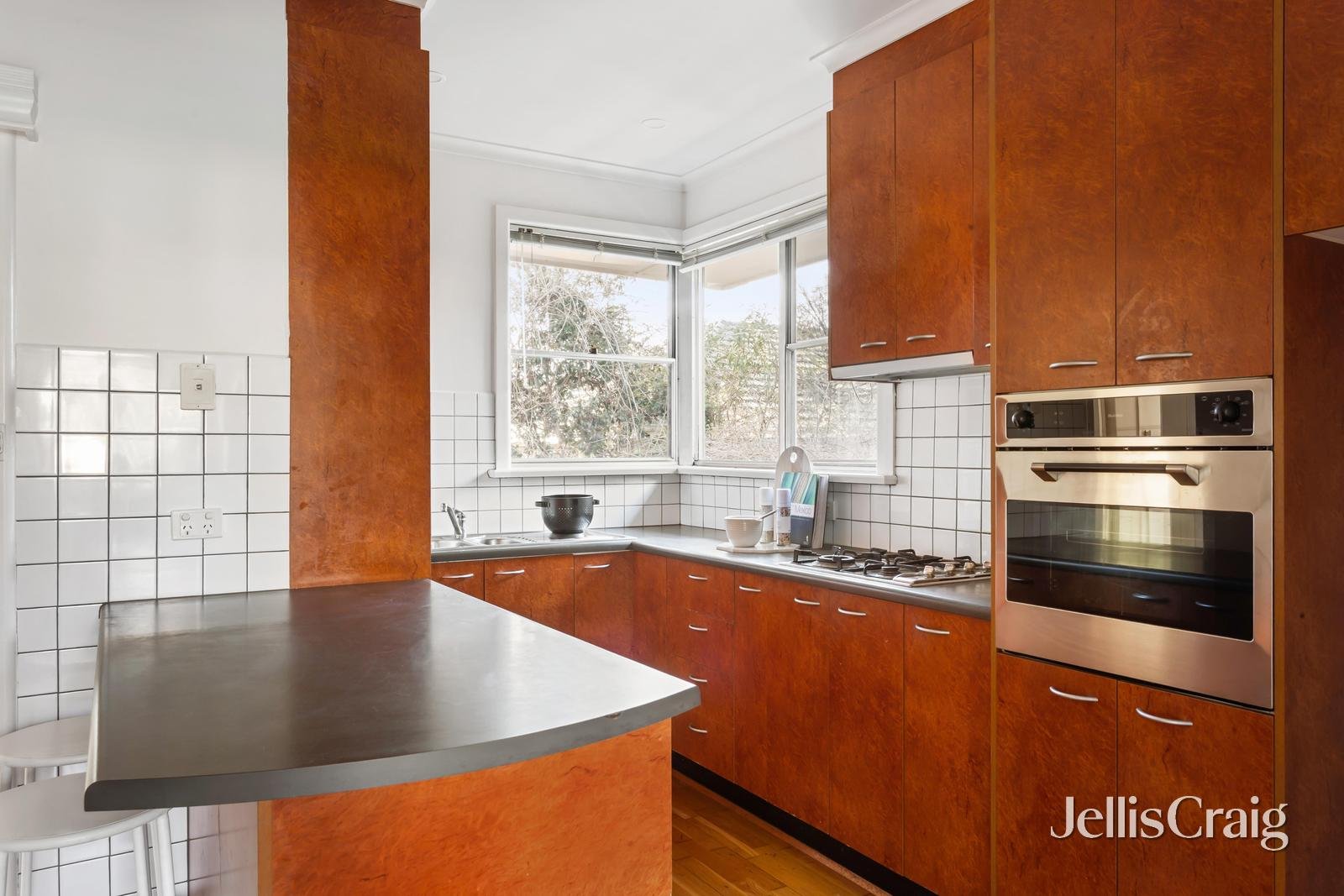 8/35 Weir Street, Balwyn image 6