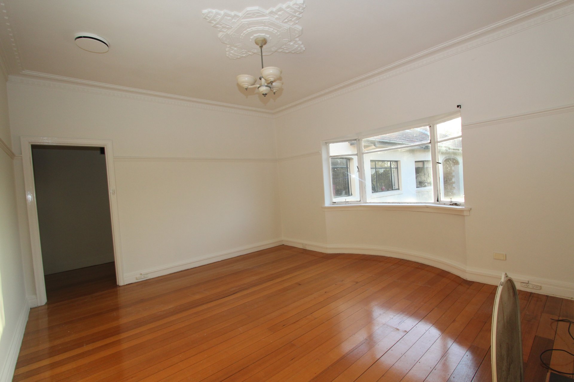 Property Gallery Thumbnail 6