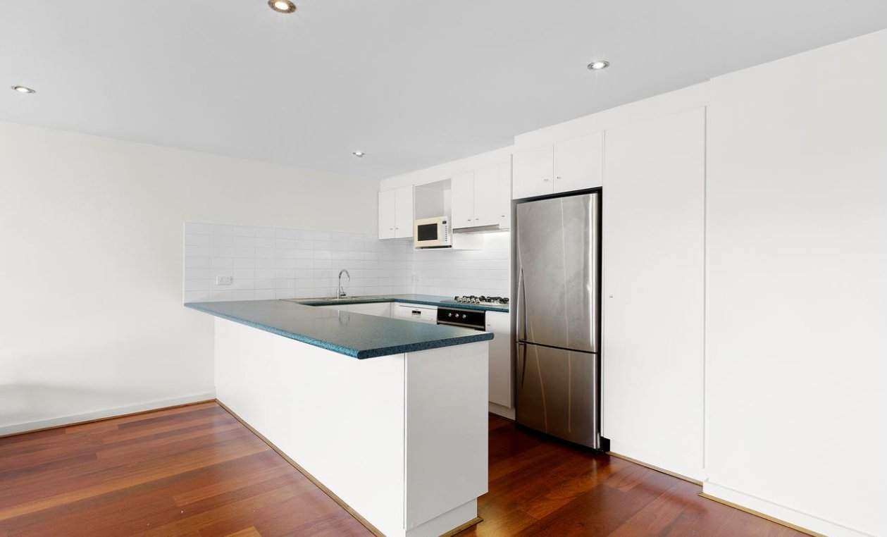 8/358 Beaconsfield Parade, St Kilda West image 3