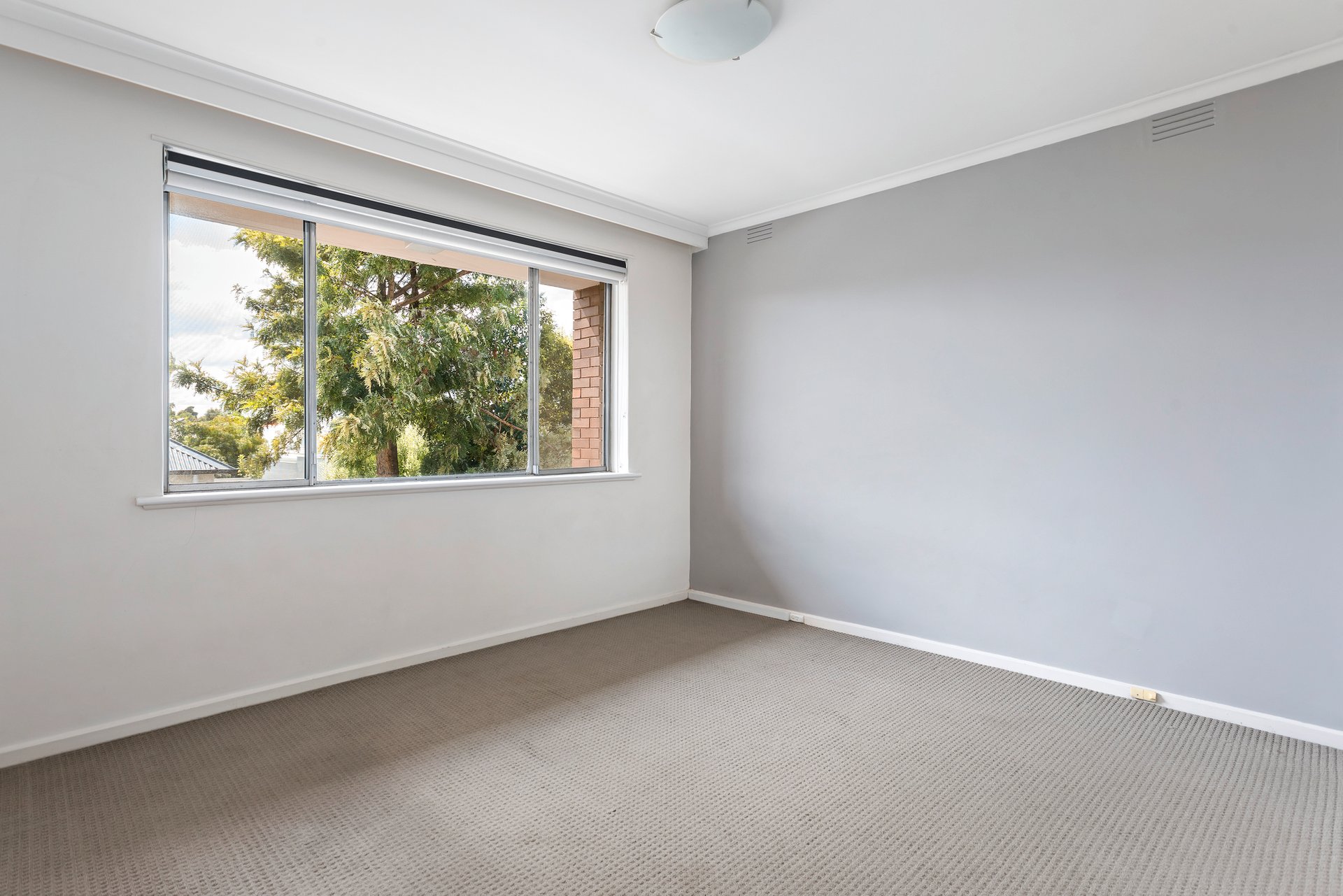 Property Gallery Thumbnail 4
