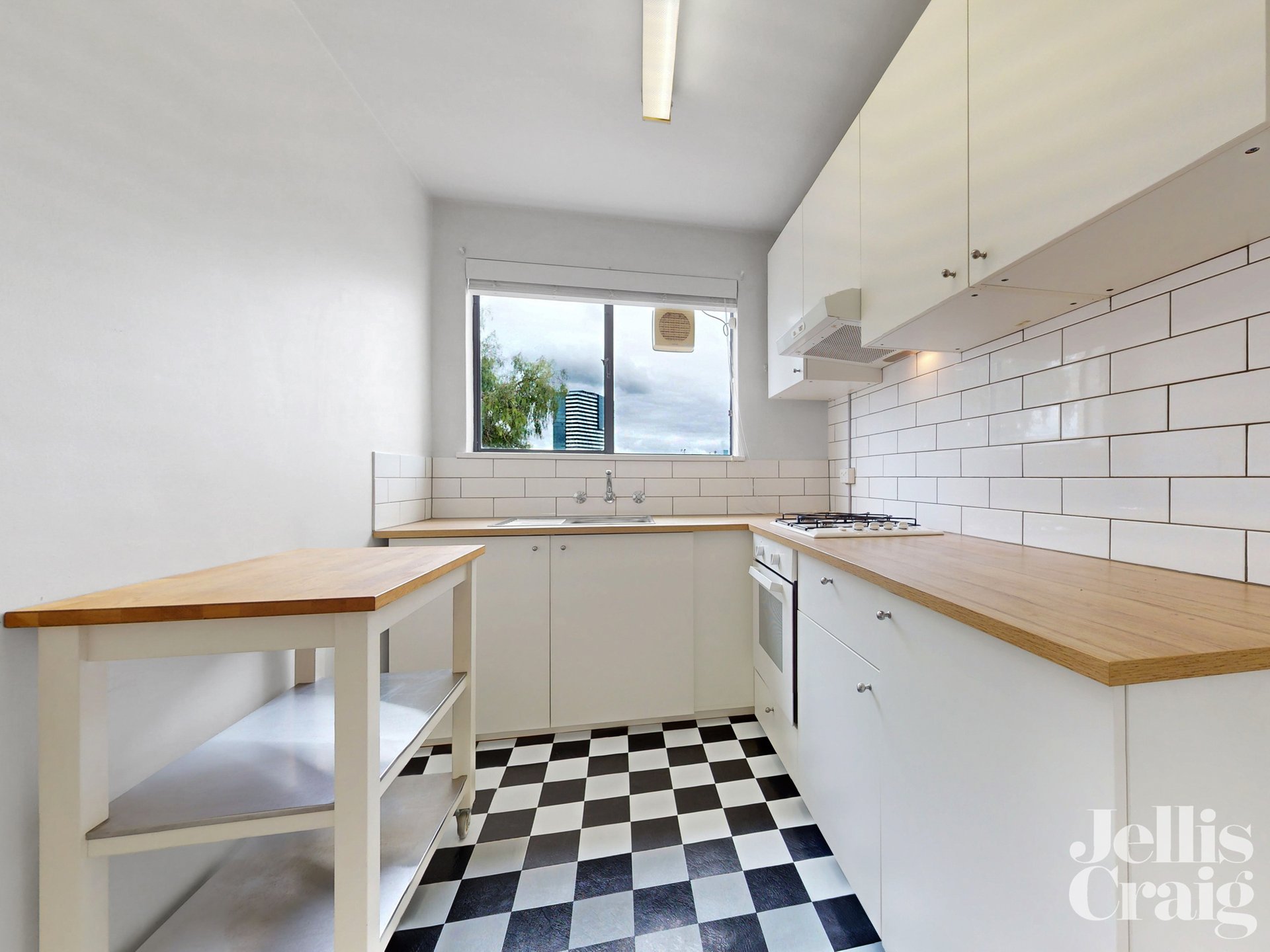 8/37 Bignell Street, Flemington image 2