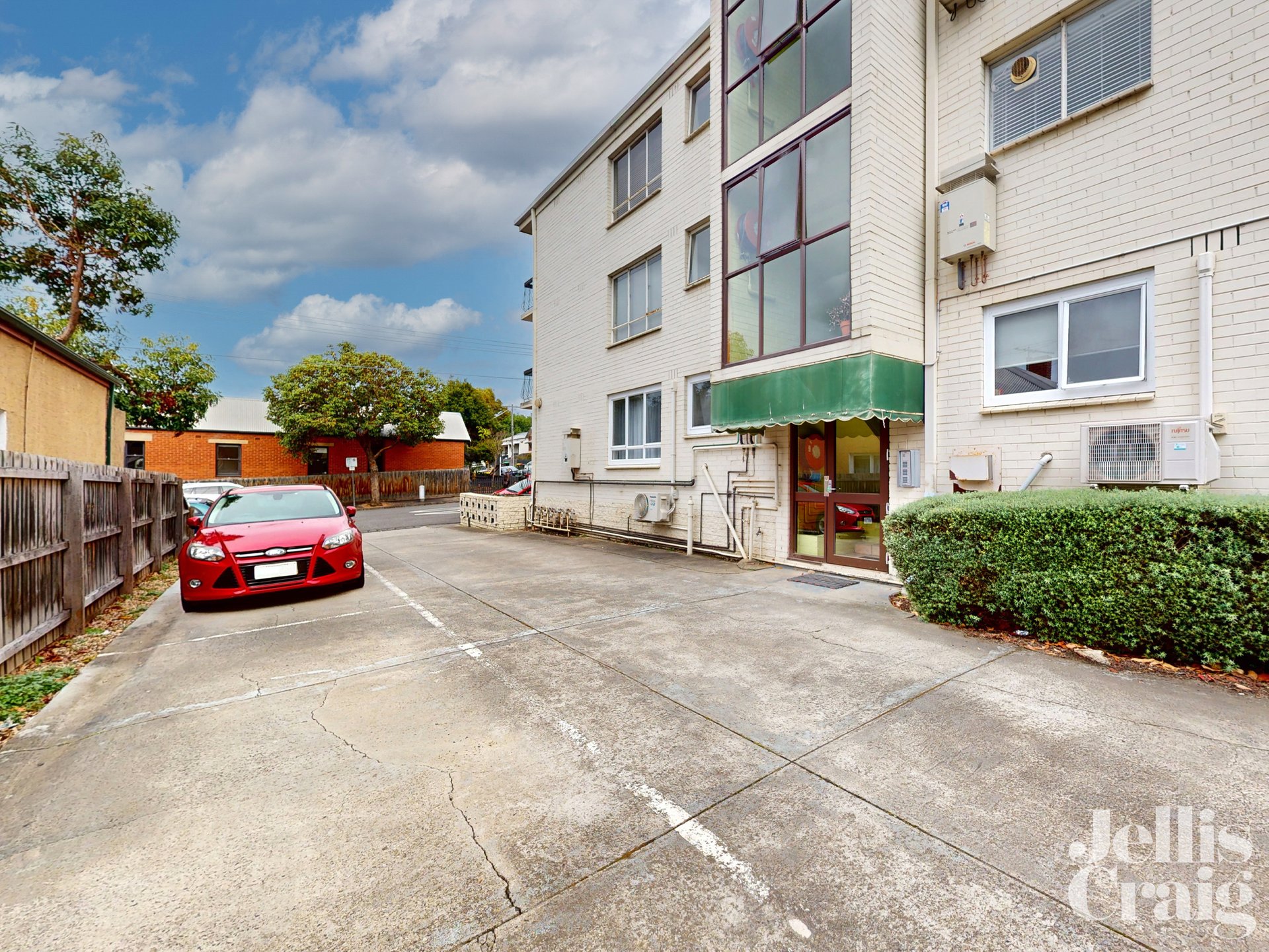8/37 Bignell Street, Flemington image 1