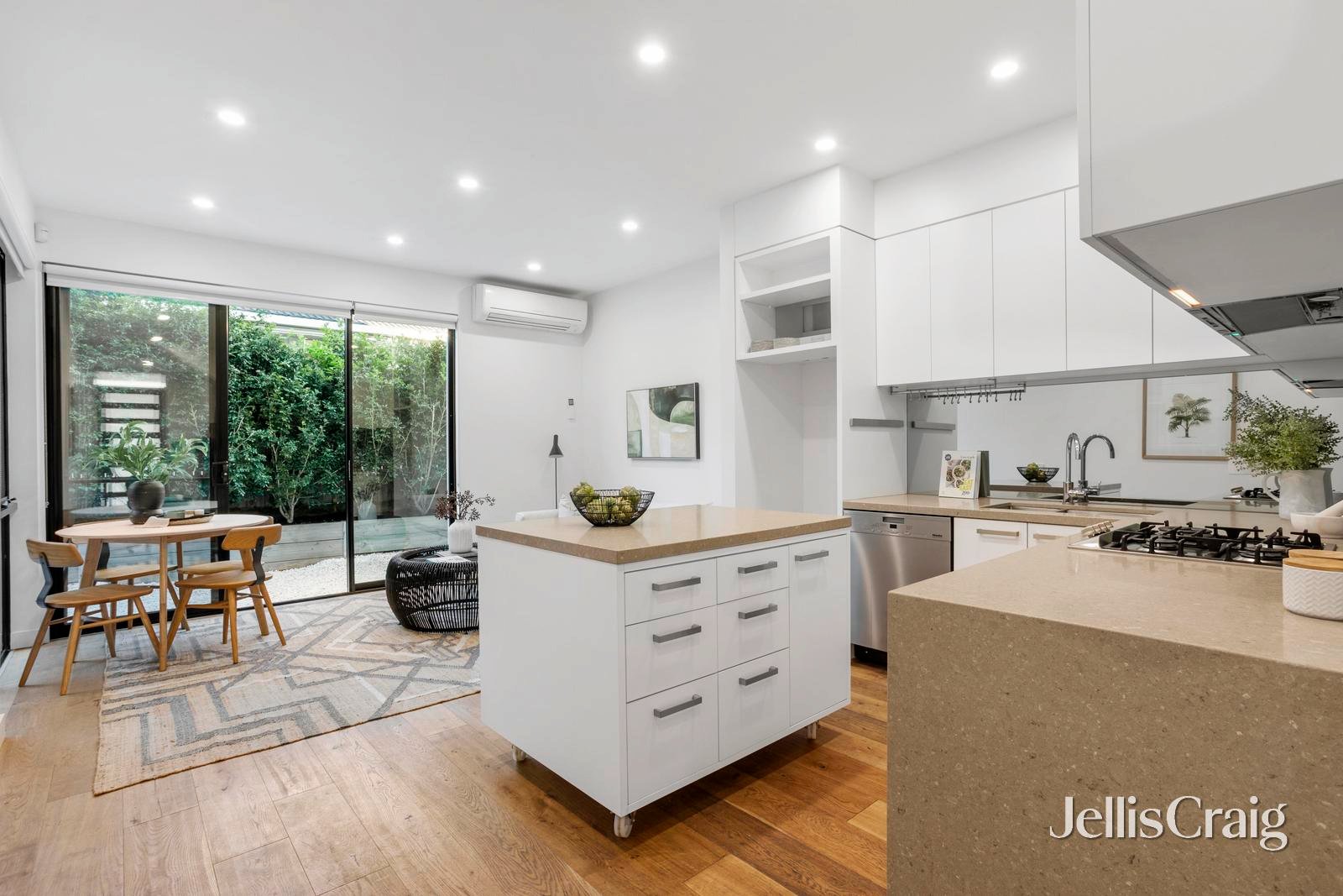 8/37 Moonya Road, Carnegie image 2