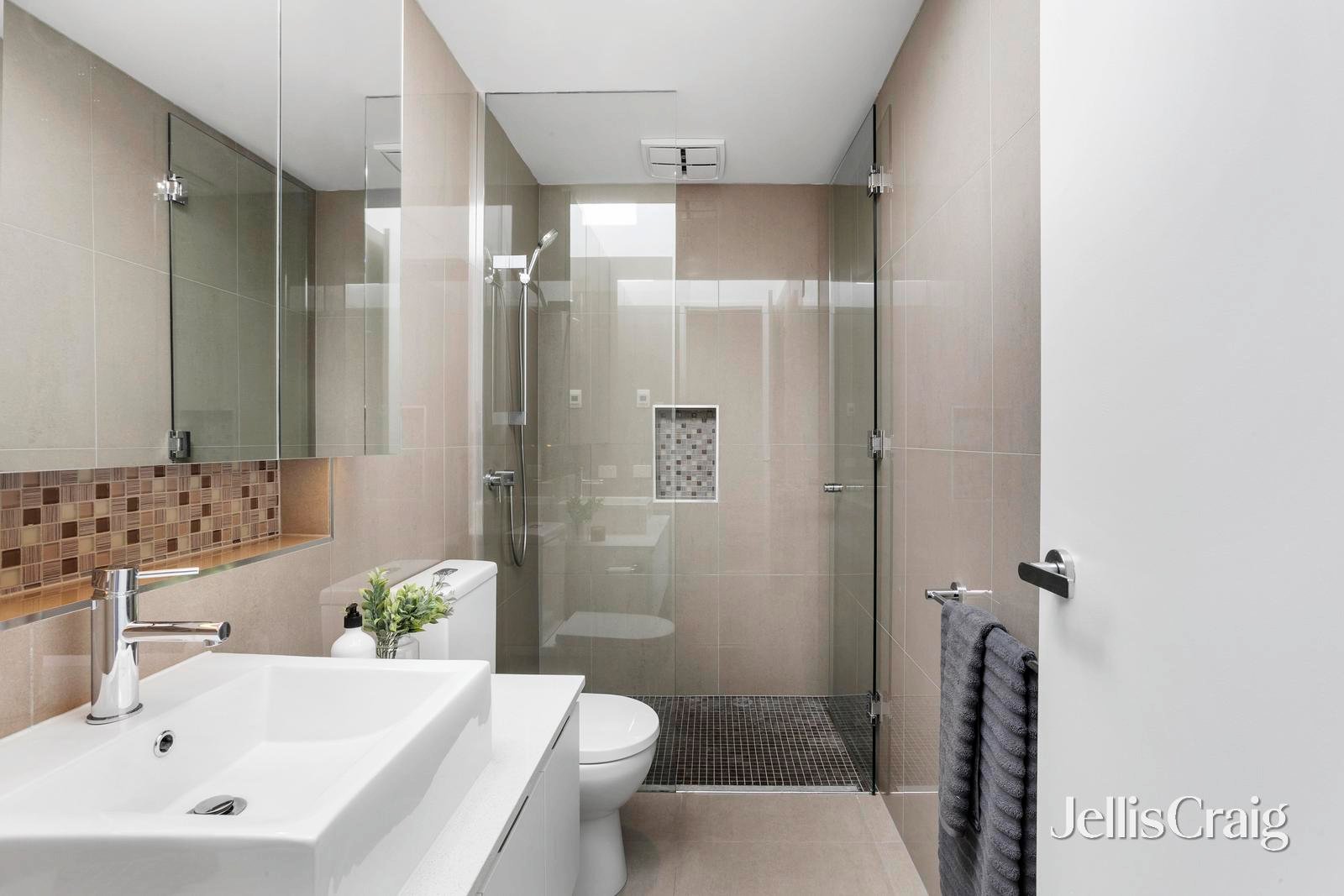 8/37 Moonya Road, Carnegie image 7