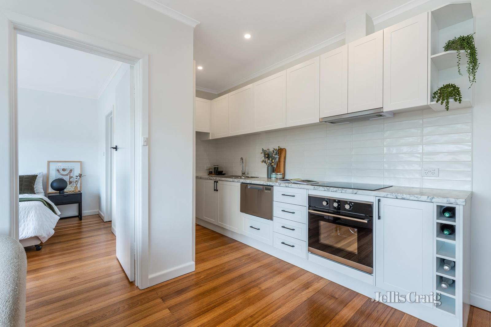 8/38 Edgar Street, Glen Iris image 3
