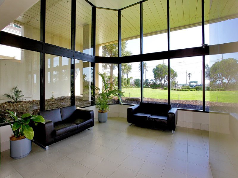 83/8 The Esplanade, St Kilda image 11