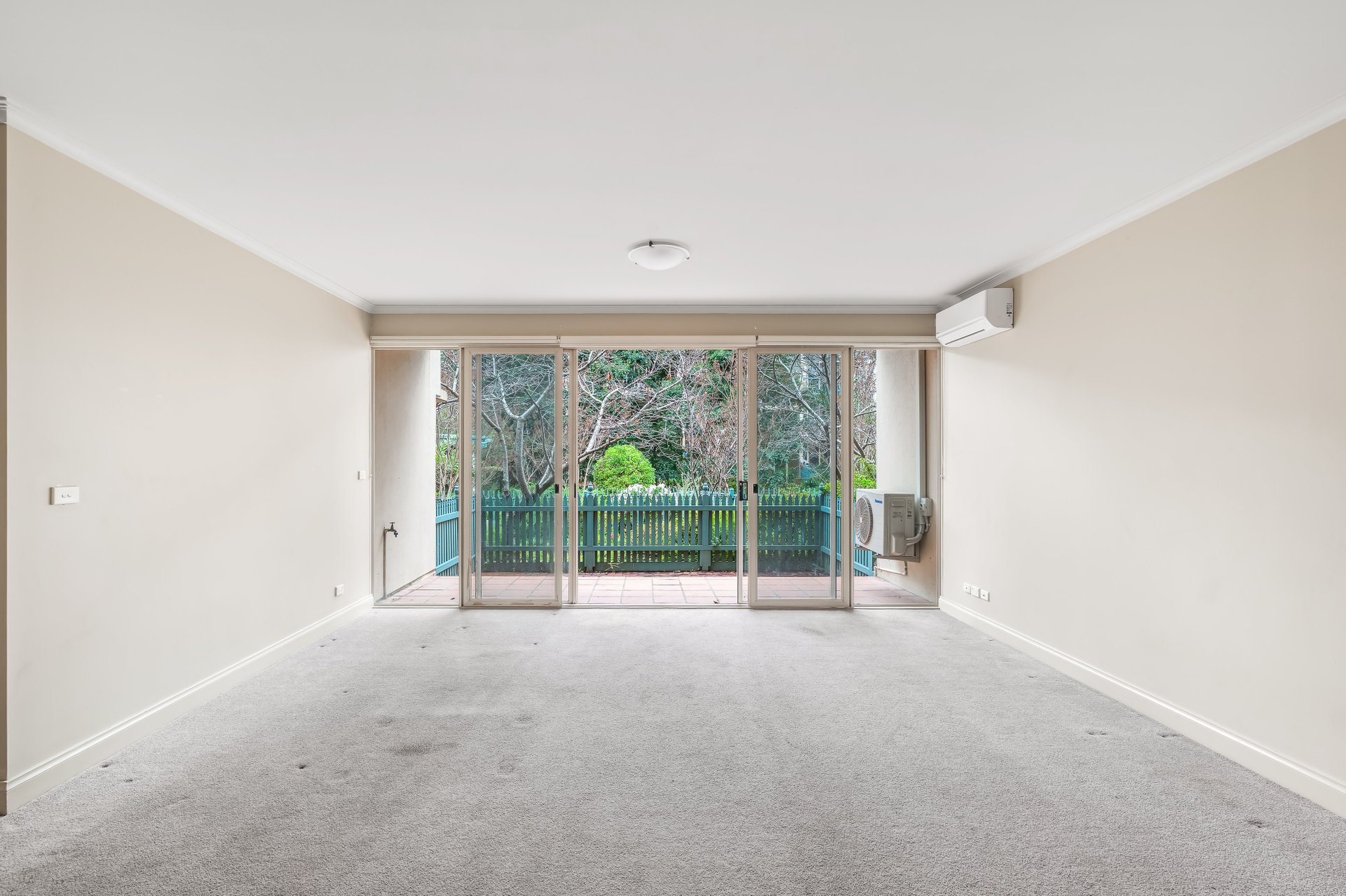 8/38 Wells Street, Southbank image 2