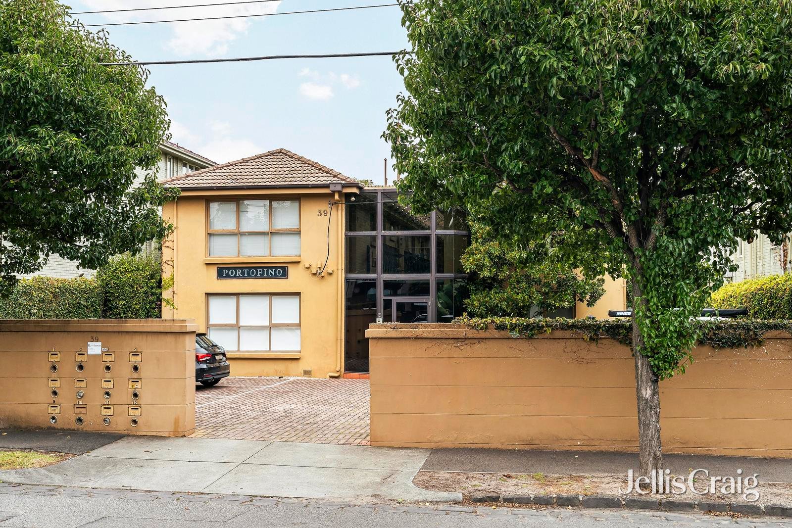 8/39 Byron Street, Elwood image 1