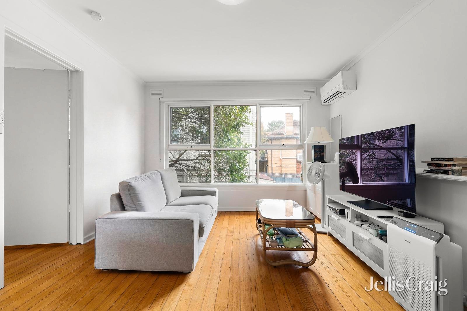 8/39 Byron Street, Elwood image 3