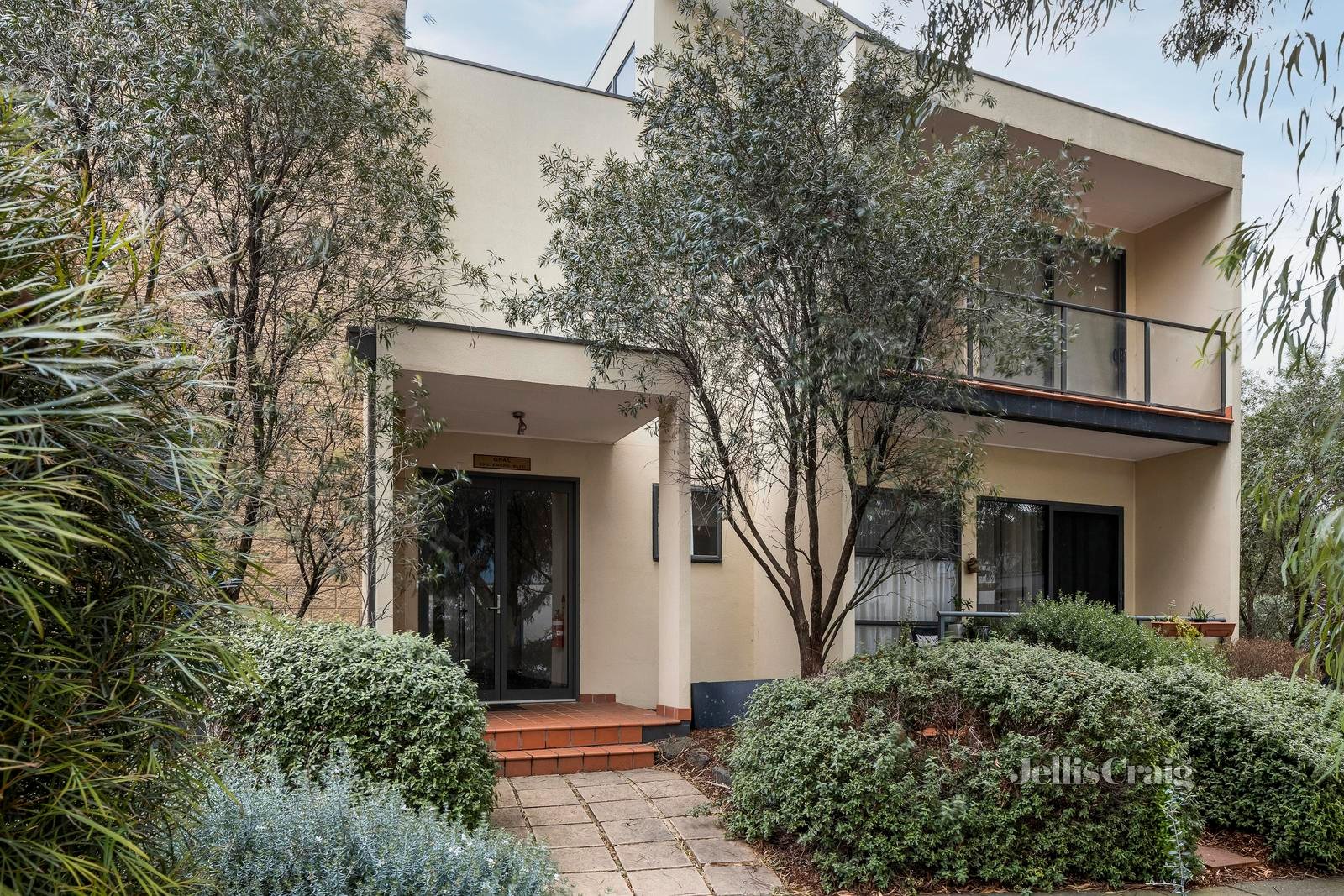 8/39 Diamond Boulevard, Greensborough image 1