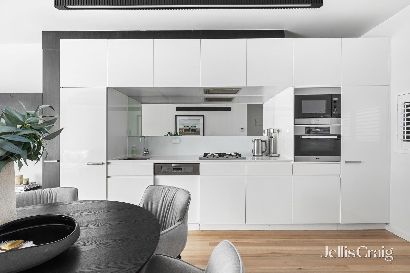 8/39 Kooyong Road, Armadale image 5