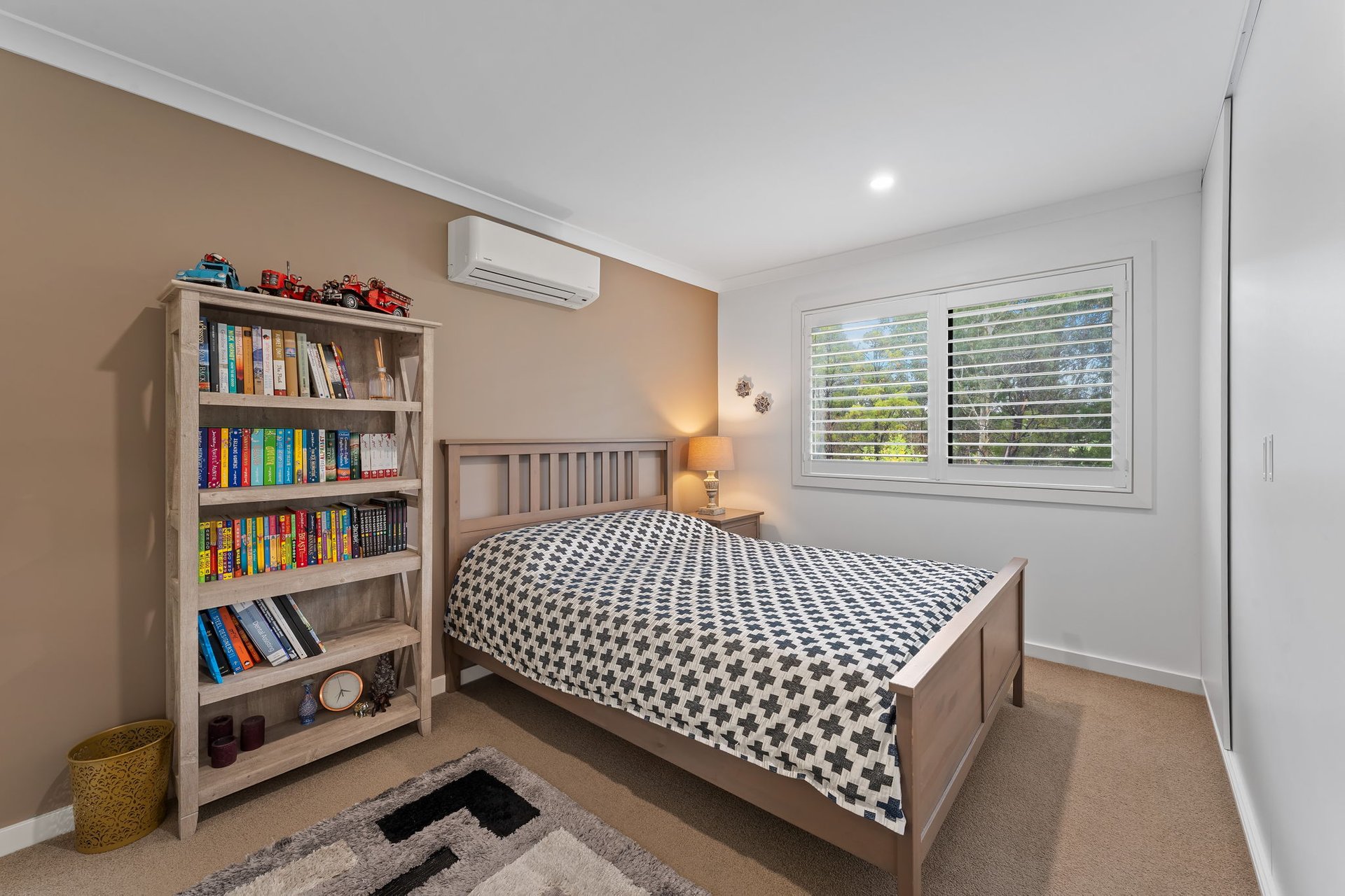 83A Esther Crescent, Mooroolbark image 6