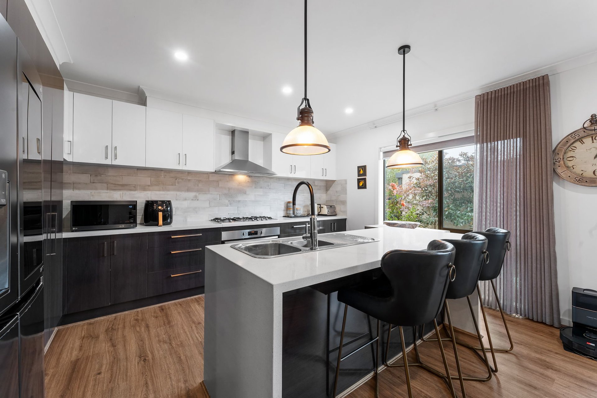 83A Esther Crescent, Mooroolbark image 2