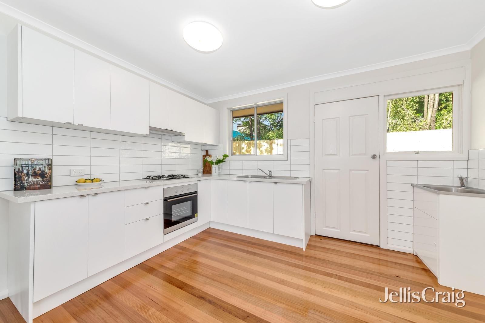 8/4-6 Rosedale Crescent, Ringwood East image 3