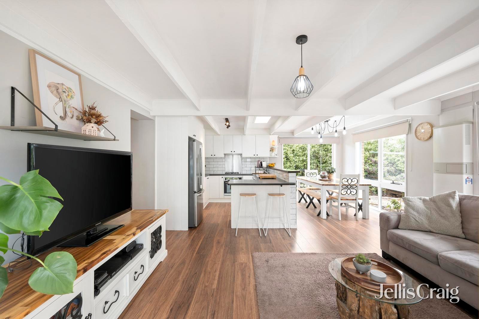 84 Bellara Drive, Mooroolbark image 3