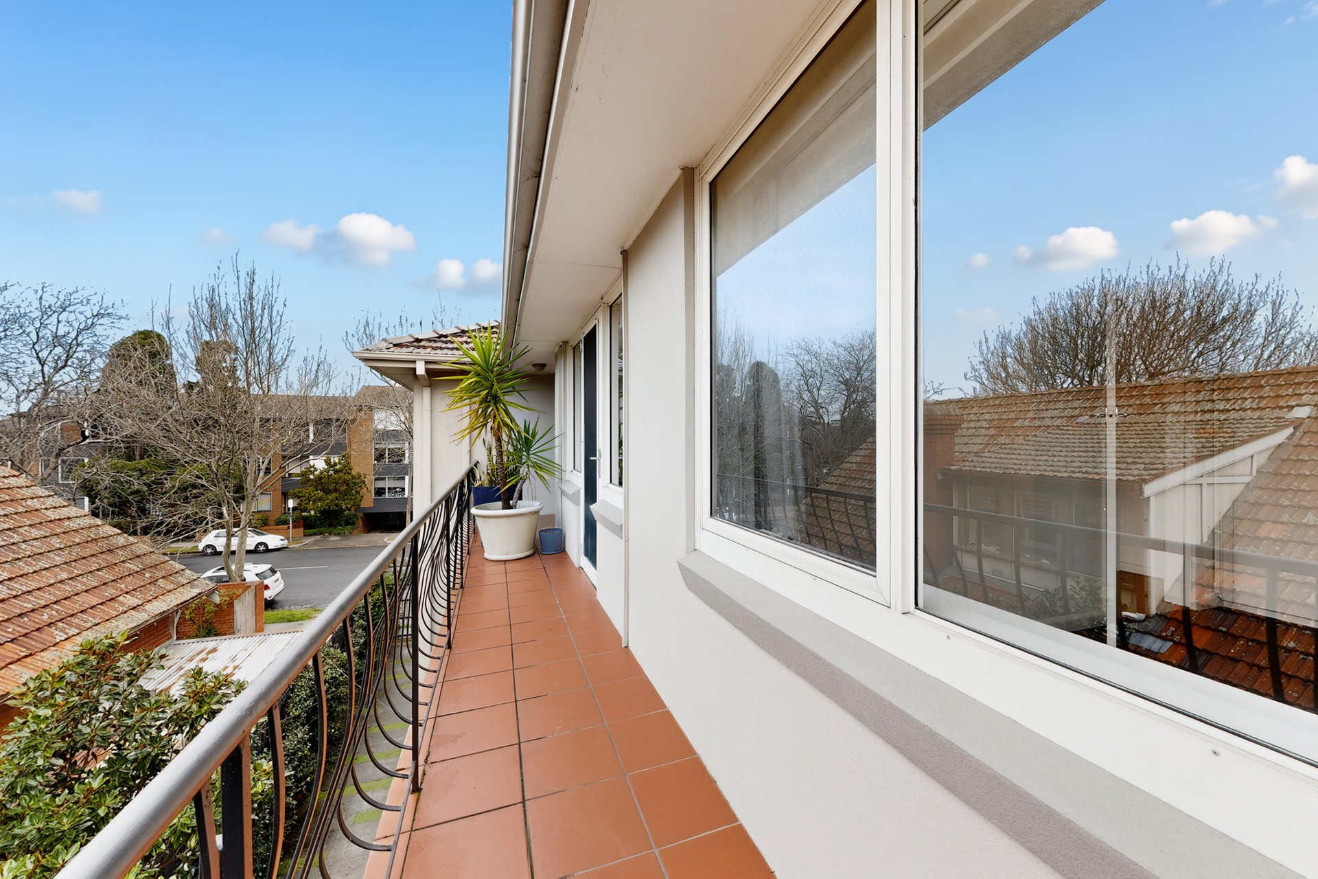 8/4 Burns Street, Elwood image 6