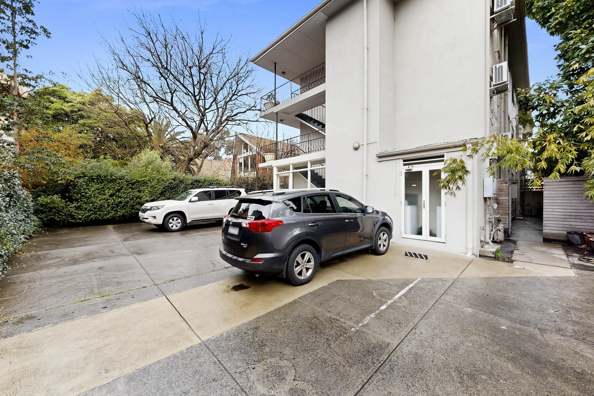 8/4 Burns Street, Elwood image 7