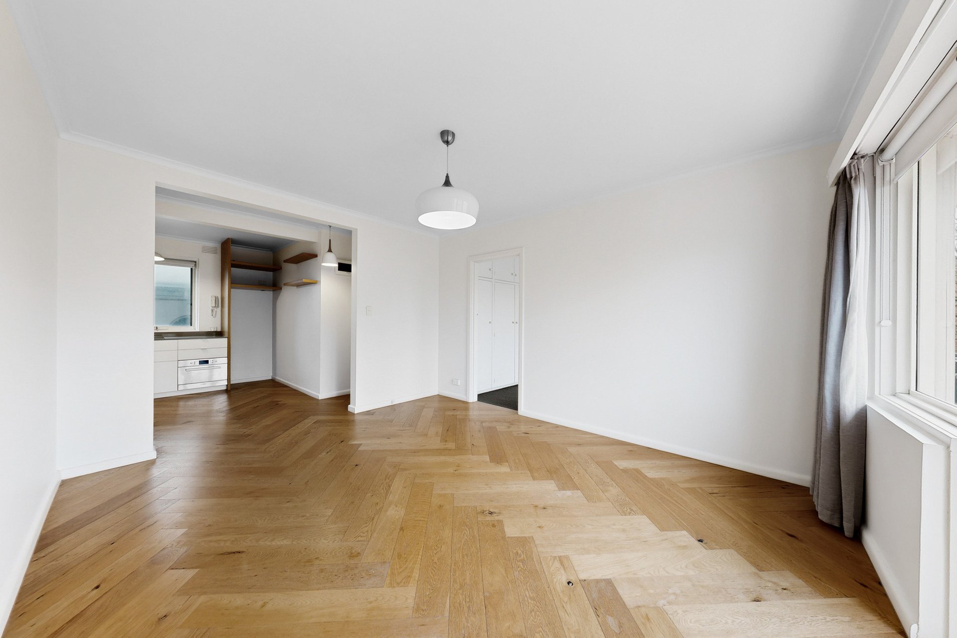 8/4 Burns Street, Elwood image 10