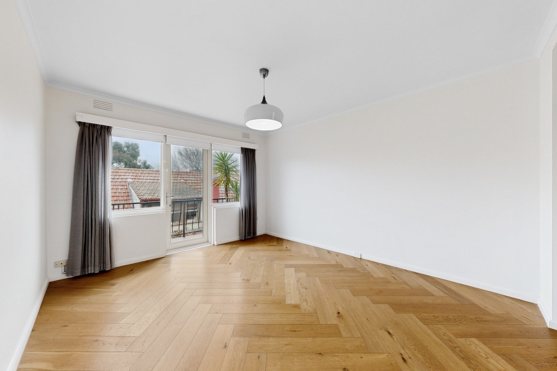 8/4 Burns Street, Elwood image 12