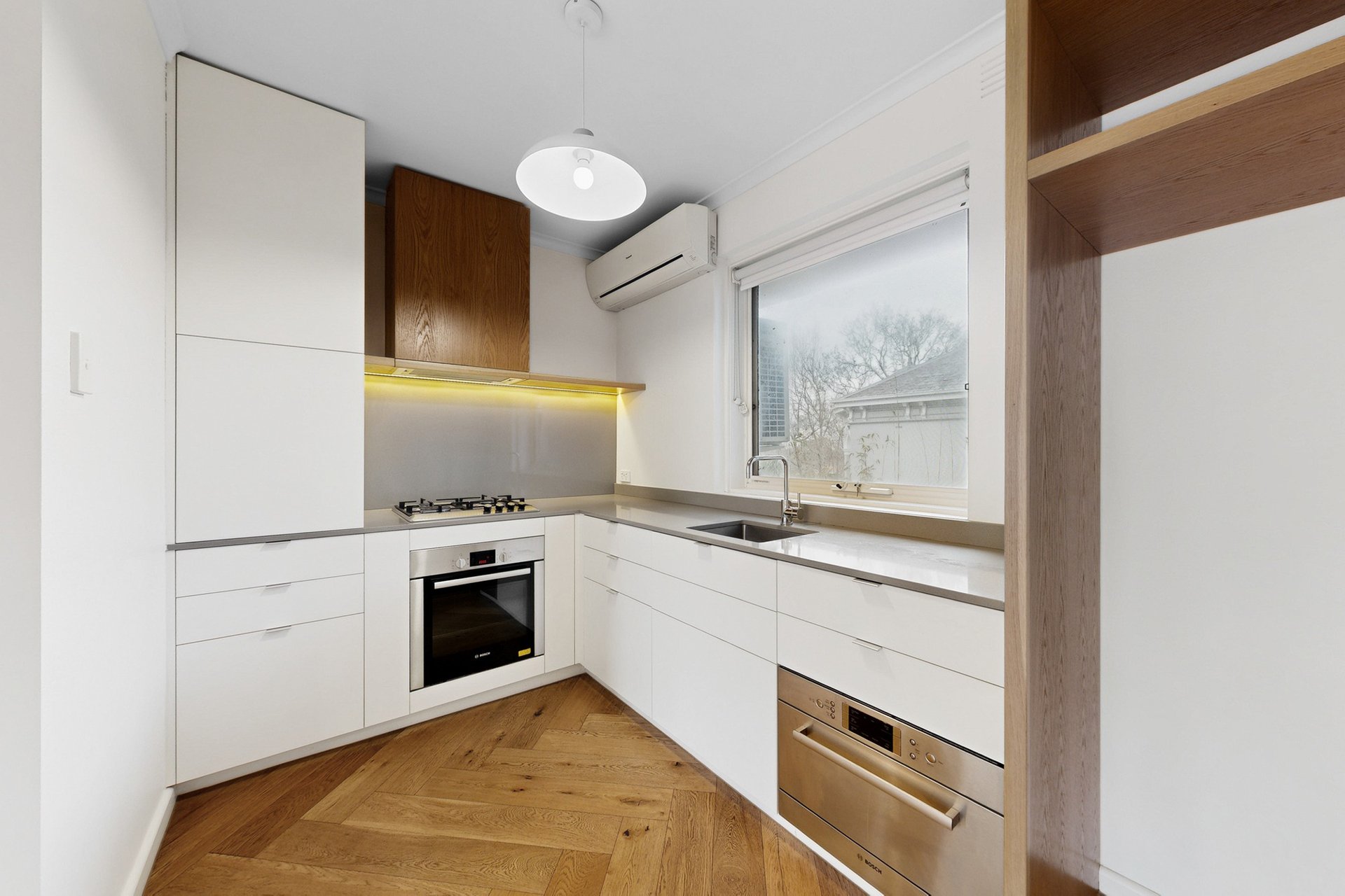 8/4 Burns Street, Elwood image 13