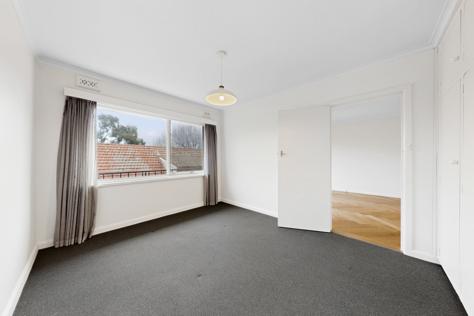 8/4 Burns Street, Elwood image 15