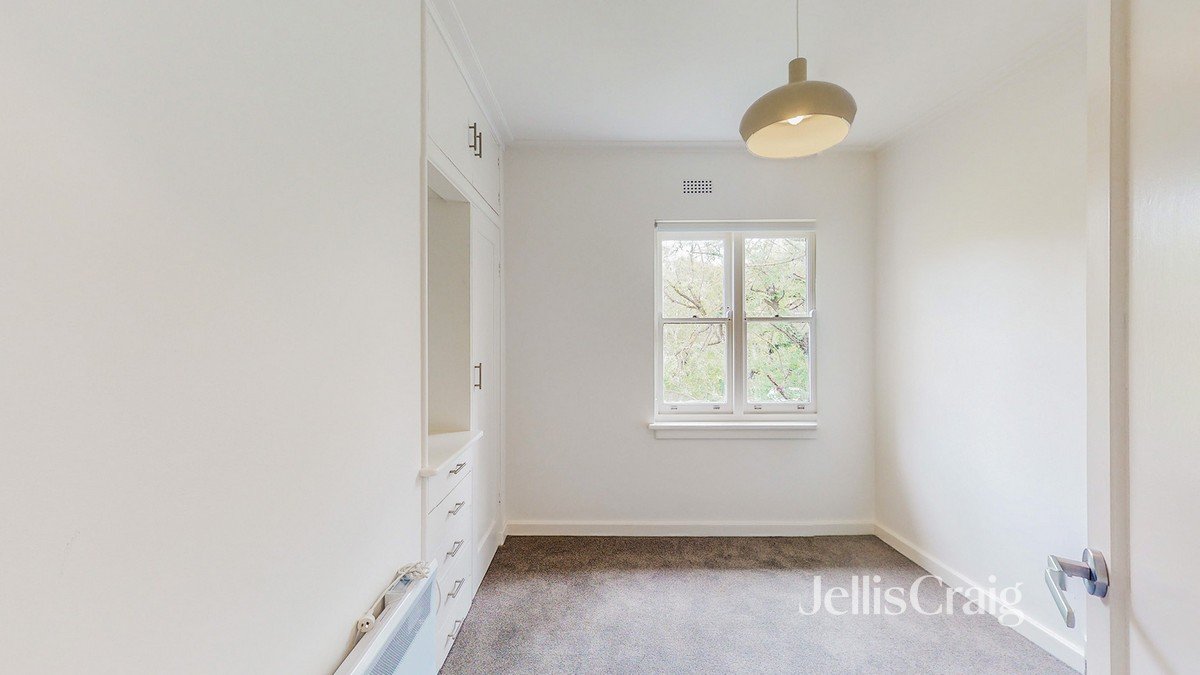 84 Elizabeth St, Kooyong image 8