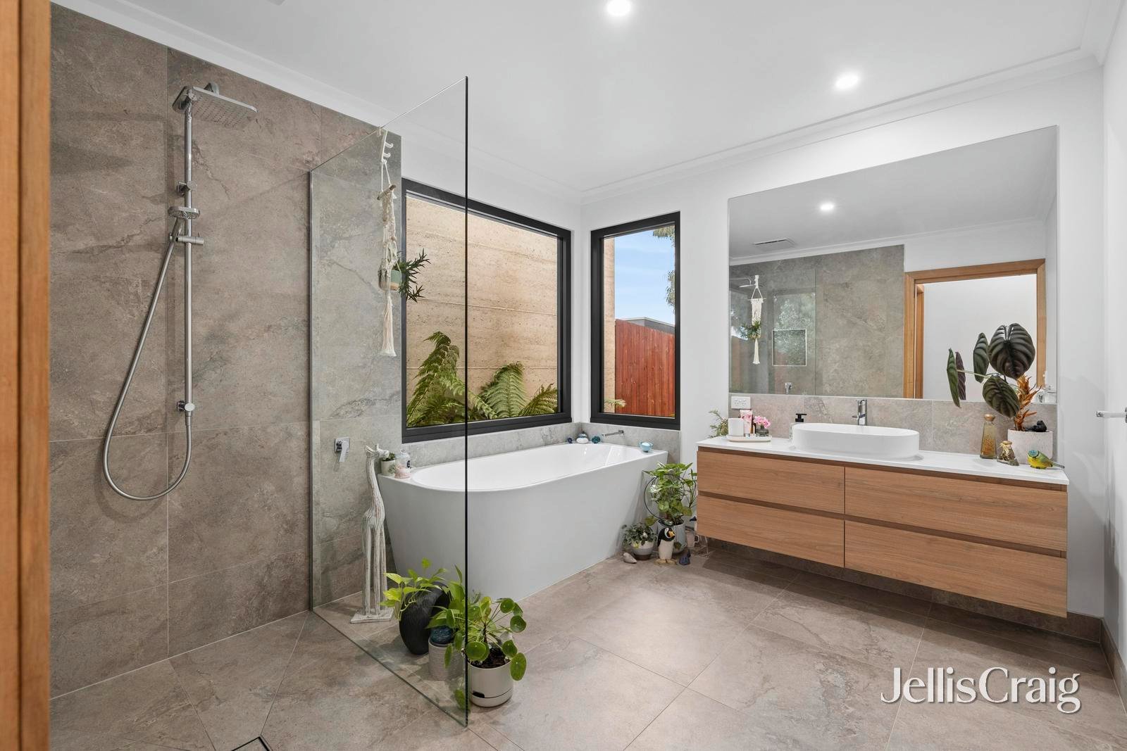 84 Farnsworth Street, Castlemaine image 15