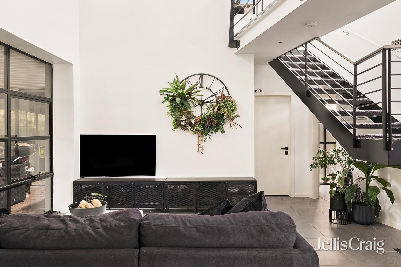 84 Hassett Crescent, Keilor East image 2