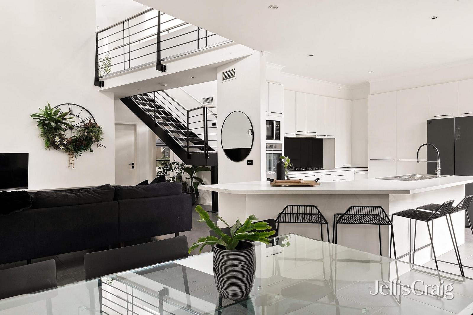 84 Hassett Crescent, Keilor East image 3