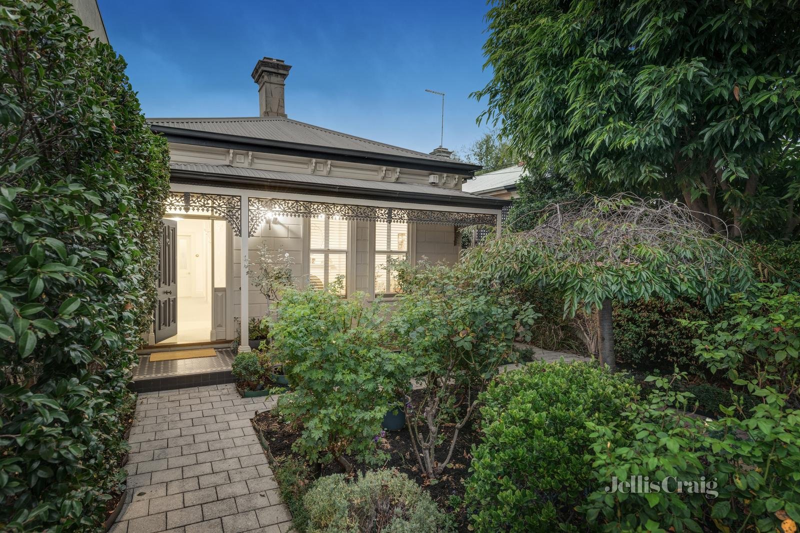 84 Hawthorn Grove, Hawthorn image 1