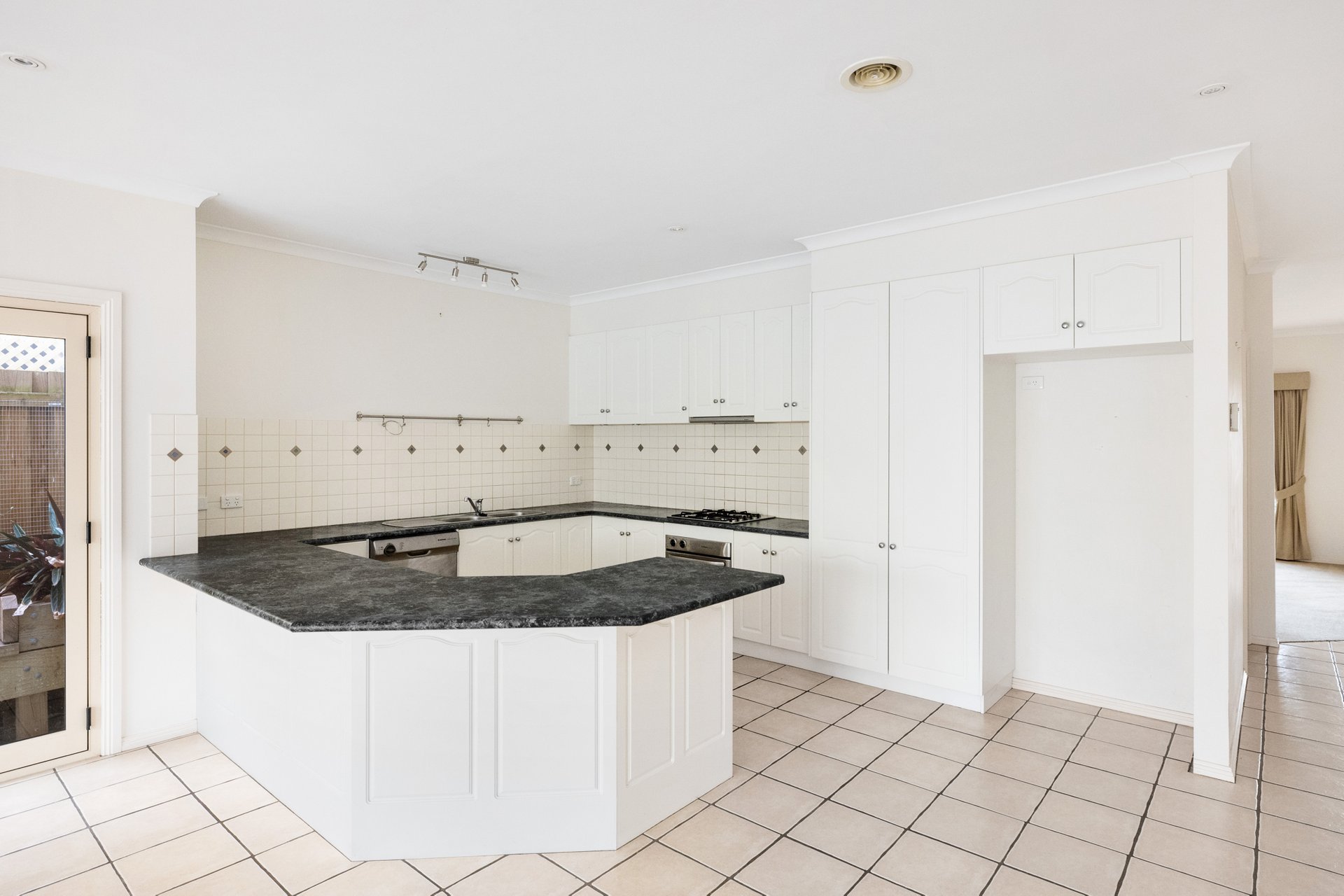 84 Macedon Street, Sunbury image 2