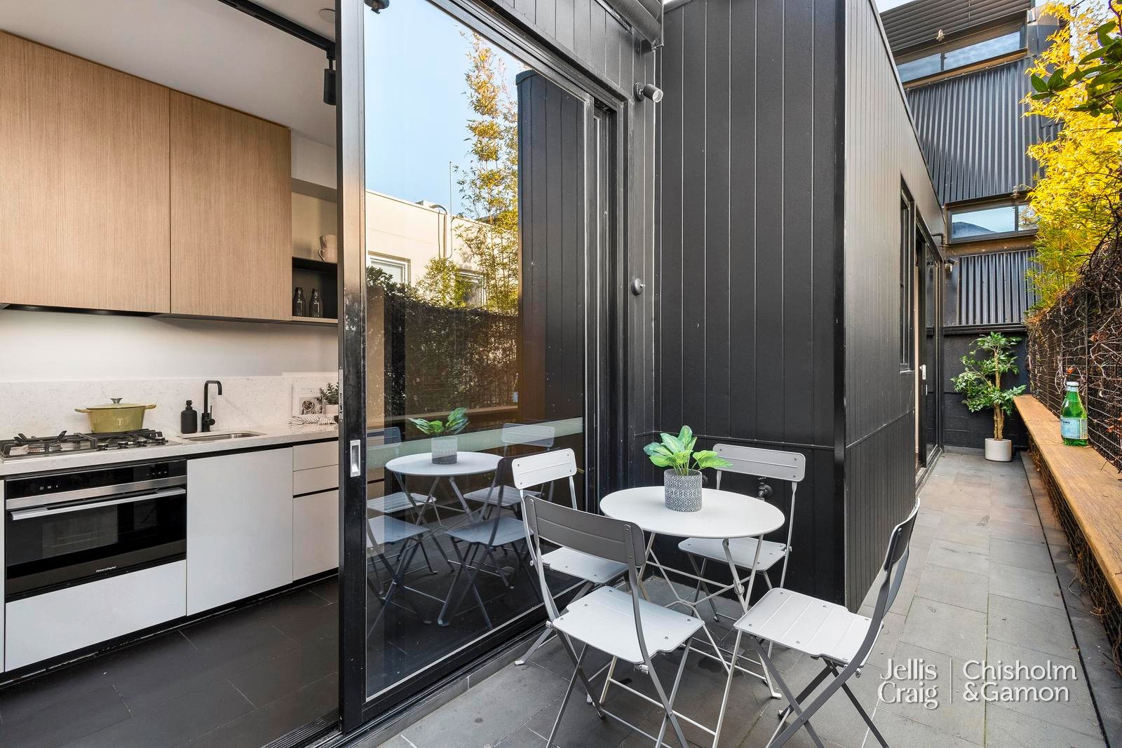 84 Ormond Road, Elwood image 7