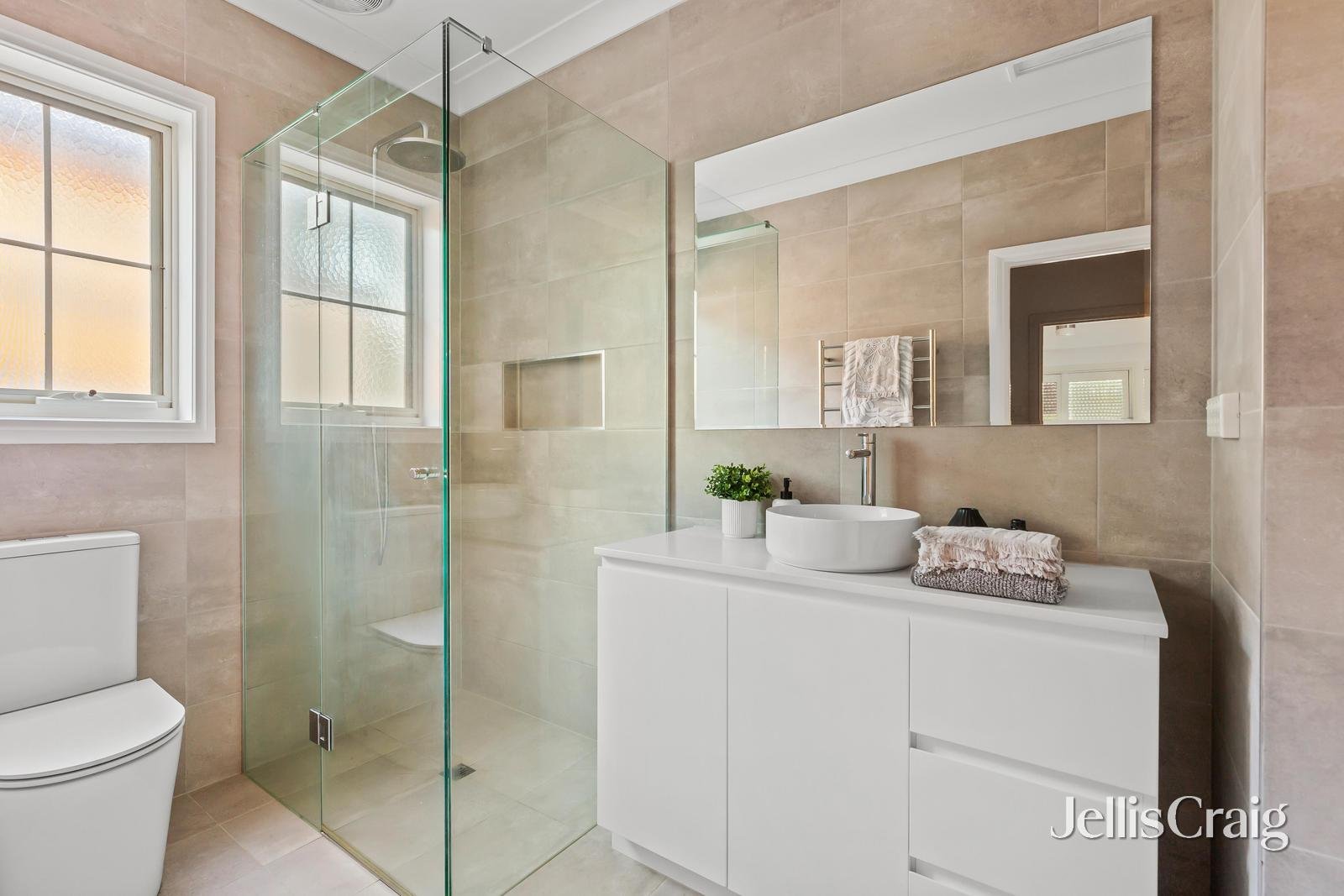 84 Para Road, Montmorency image 10